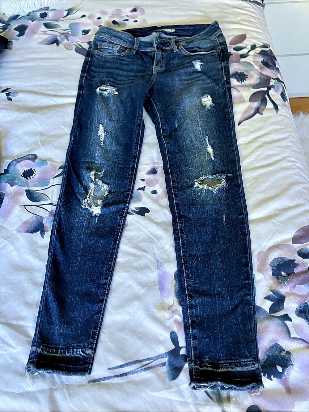American Rag Distressed Skinny Jeans Blue Waist 3